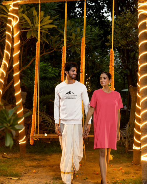 To The Stars Who Listen – Sarah J. Maas