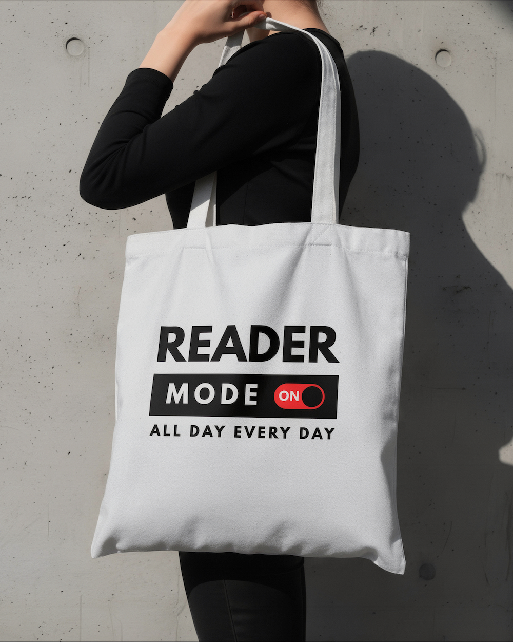 Reader-mode-on-reader-tote-bag-musings-of-a-reader