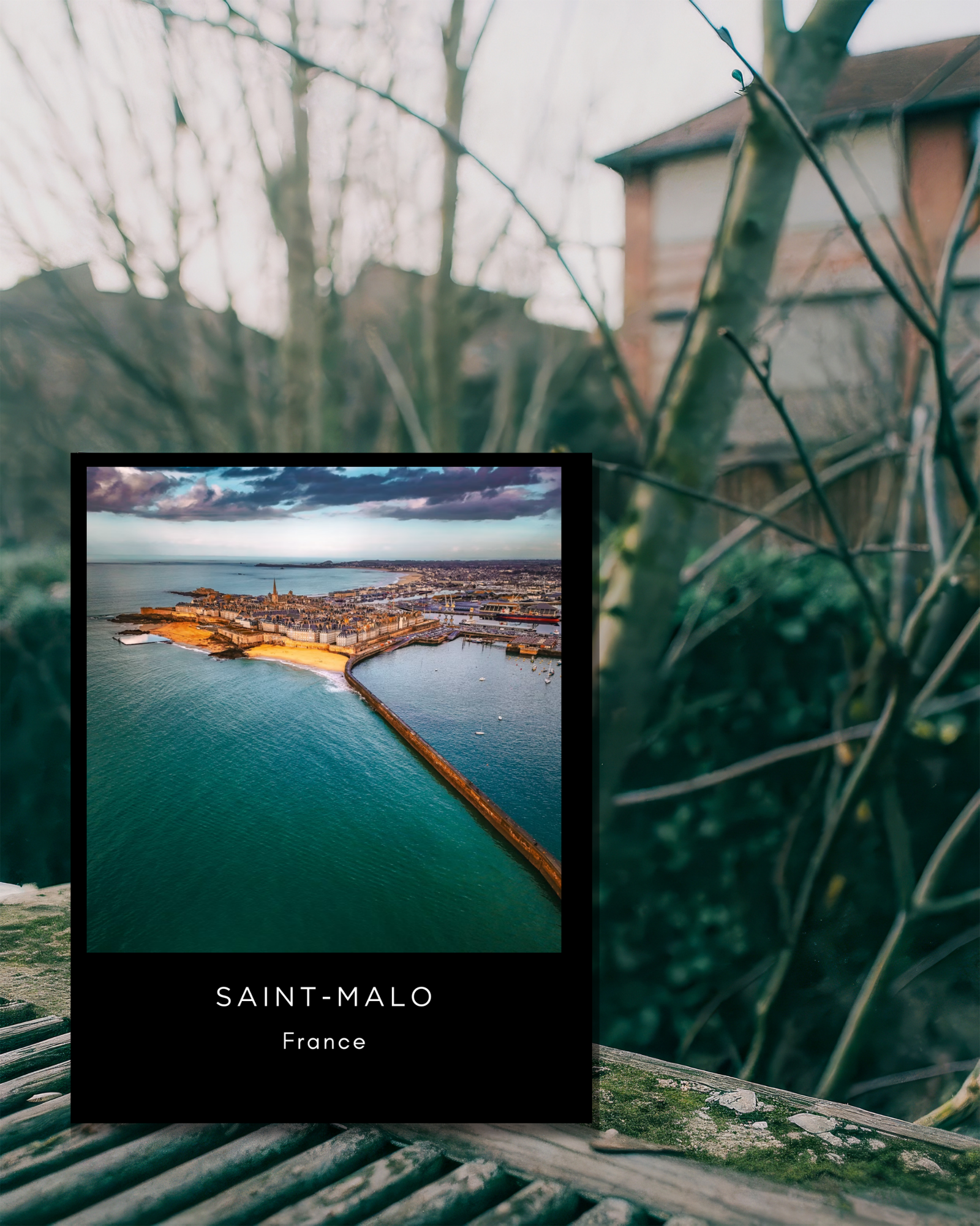 France-flatlay-postcard-on-garden-landmarks-and-monuments-france-postcard-set-musings-of-a-reader